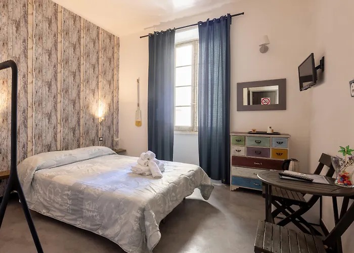 Porta Marina בית הארחה