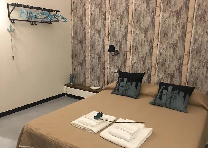 Porta Marina בית הארחה 2*