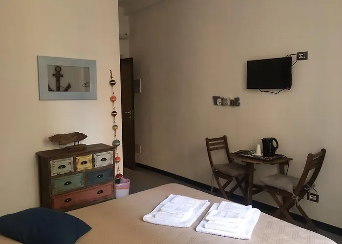 Porta Marina בית הארחה 2*