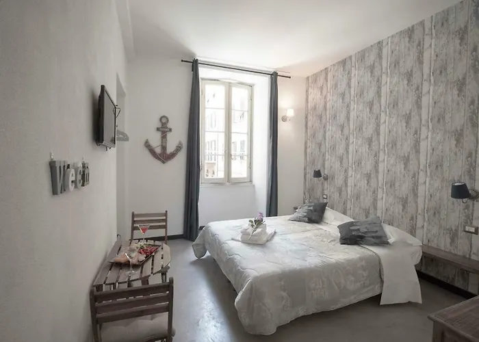 Porta Marina בית הארחה