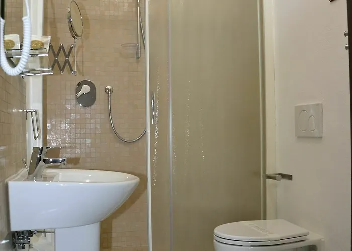 Porta Marina בית הארחה 2*